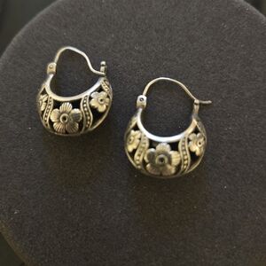 Ventage( Stamped 925)silver Floral pierced earings)